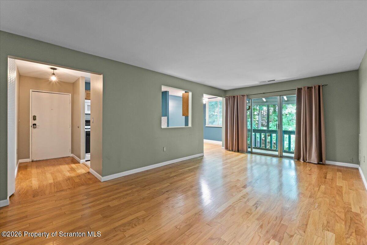 1609 Summit Pointe Scranton, PA 18508 - Photo 6 of 30 15-DSC04061