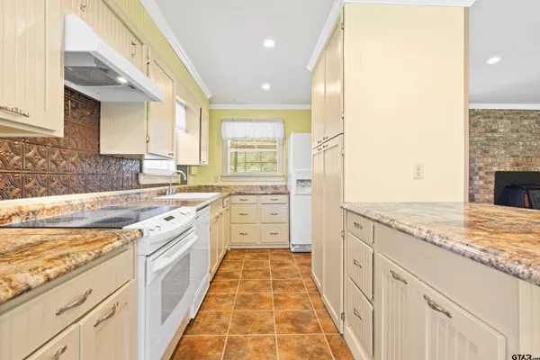 $349,899 | 189 Fm 555, Gilmer, TX 75645