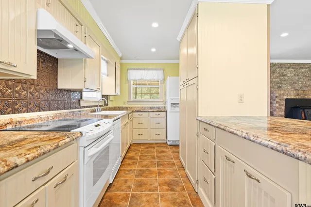 $369,900 | 189 Fm 555, Gilmer, TX 75645