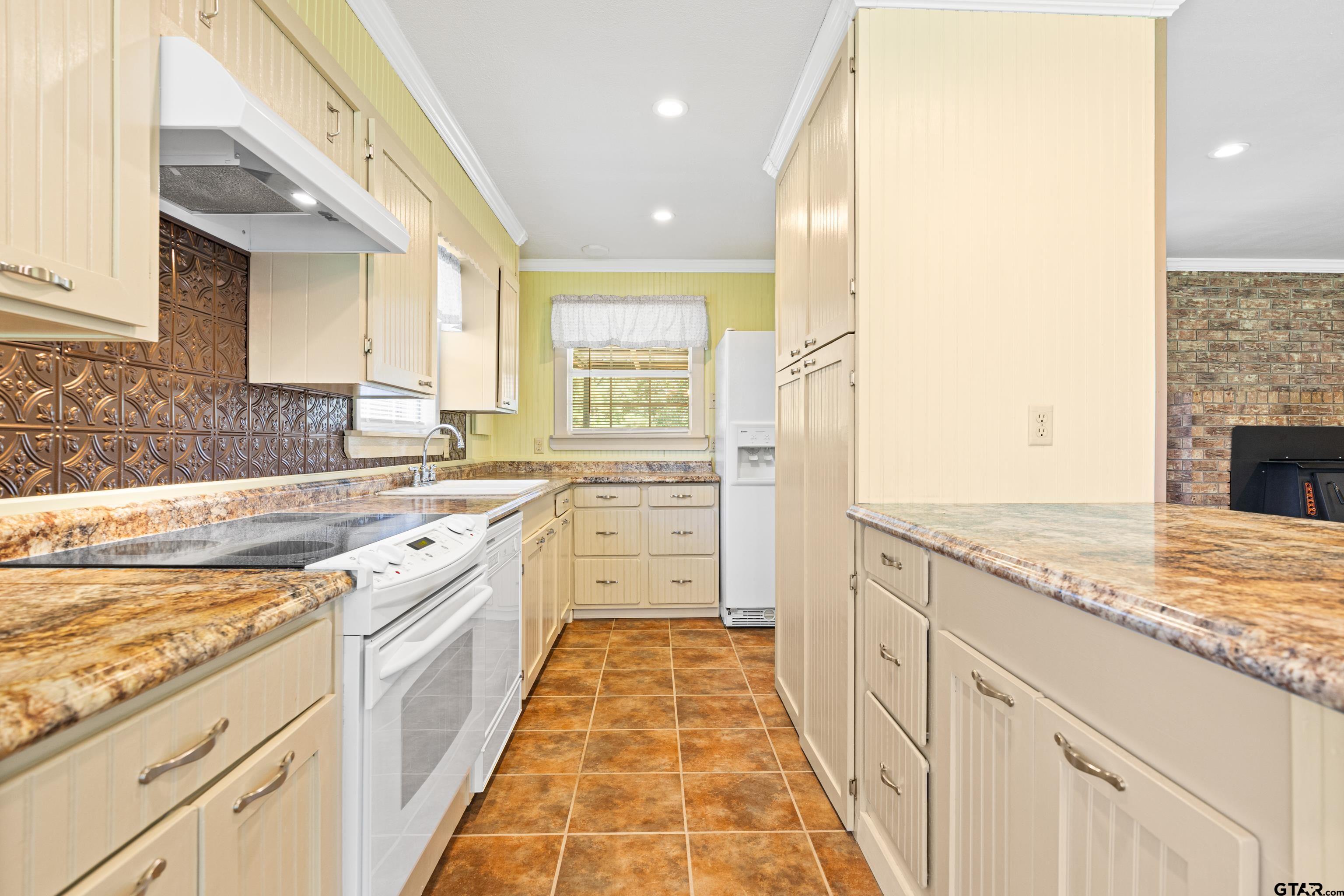 189 Fm 555 Gilmer, TX 75645 - Photo 11 of 38