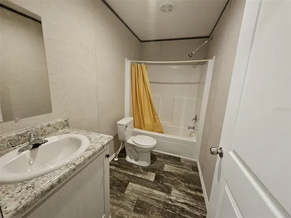 $1,800 | 123 4th Street, Orlando, FL 32824