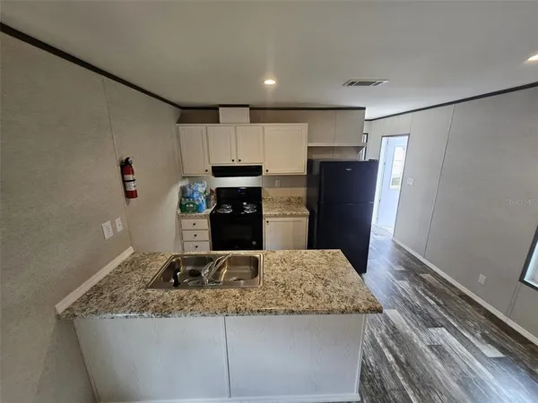 $1,800 | 123 4th Street, Orlando, FL 32824