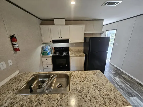 $1,800 | 123 4th Street, Orlando, FL 32824