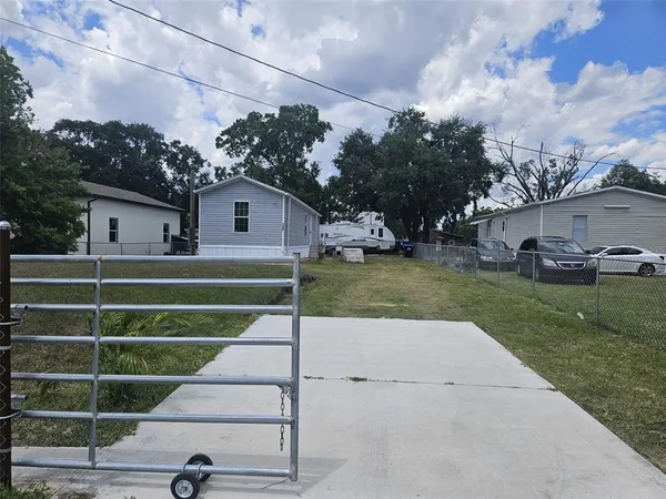 $1,800 | 123 4th Street, Orlando, FL 32824