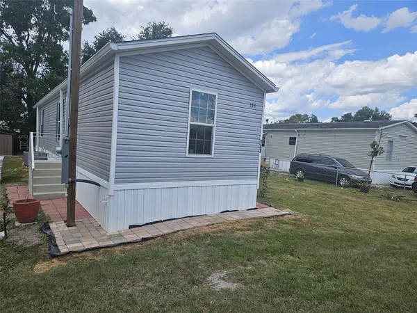 $1,800 | 123 4th Street, Orlando, FL 32824