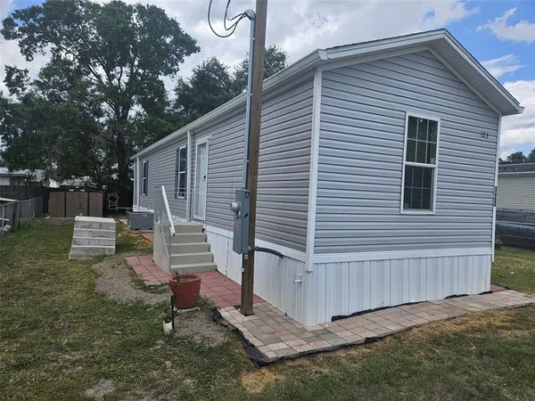$1,800 | 123 4th Street, Orlando, FL 32824