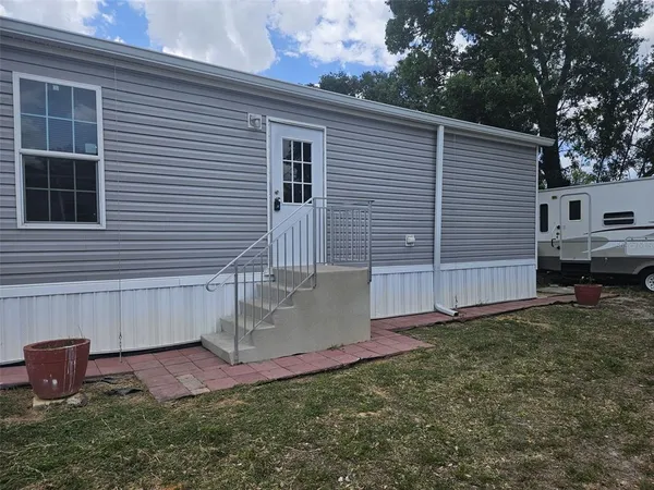 $1,800 | 123 4th Street, Orlando, FL 32824