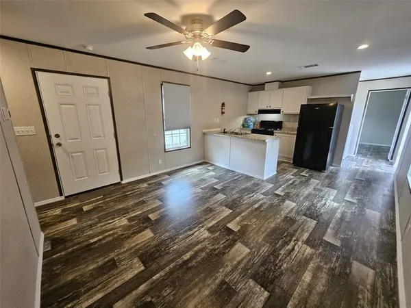 $1,800 | 123 4th Street, Orlando, FL 32824