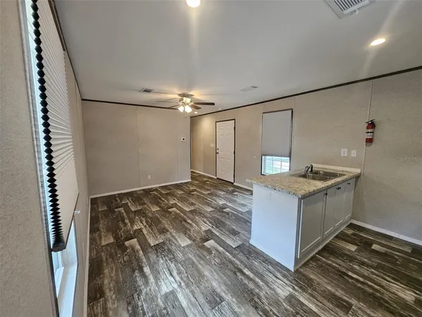 $1,800 | 123 4th Street, Orlando, FL 32824