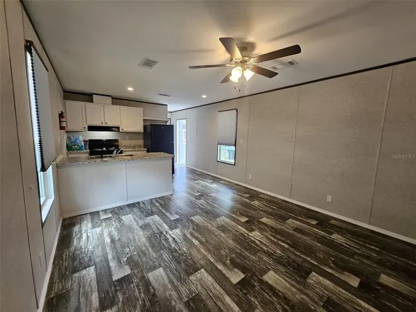 $1,800 | 123 4th Street, Orlando, FL 32824