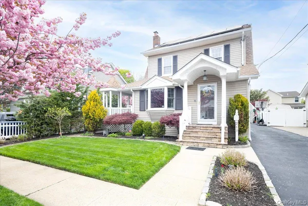 $899,000 | 210 Frederick Avenue, Bellmore, NY 11710
