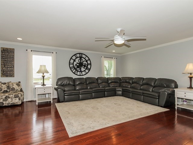 3N551 Elizabeth Street Addison, IL 60101 - Photo 13 of 32 Gallery Image 13