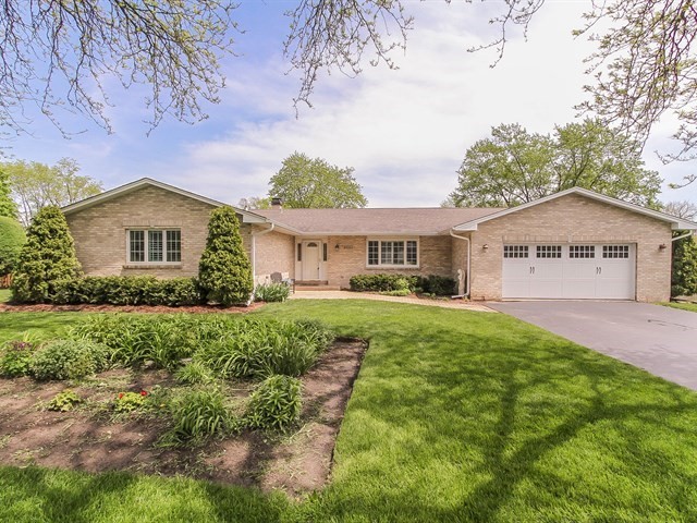 3N551 Elizabeth Street Addison, IL 60101 - Photo 3 of 32 Gallery Image 3