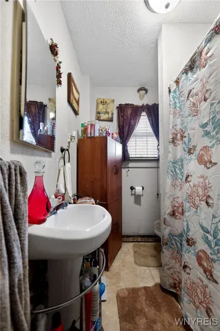 $199,000 | 653 Parkway East, Utica, NY 13501