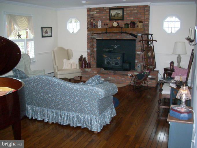 5262 Freter Road Sykesville, MD 21784 - Photo 3 of 23 Interior (General)