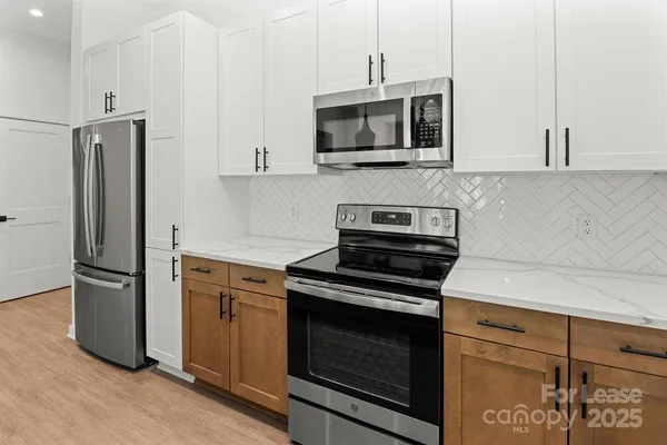 $2,154 | 1711 Commonwealth Avenue, Unit A5, Charlotte, NC 28205