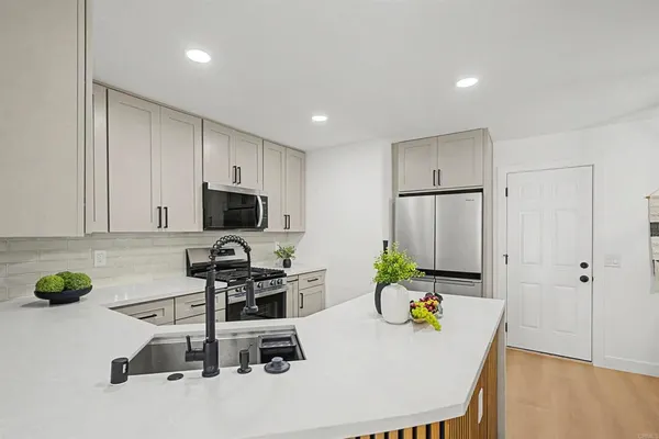 $689,900 | 10190 Palm Glen Drive, Unit 62, Santee, CA 92071