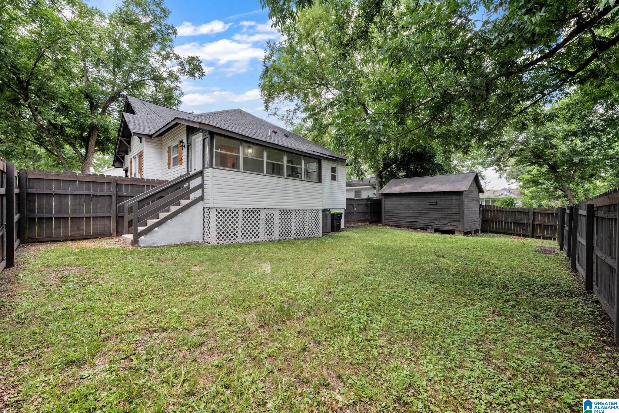 210 East Spring Street Sylacauga, AL 35150 - Photo 4 of 35