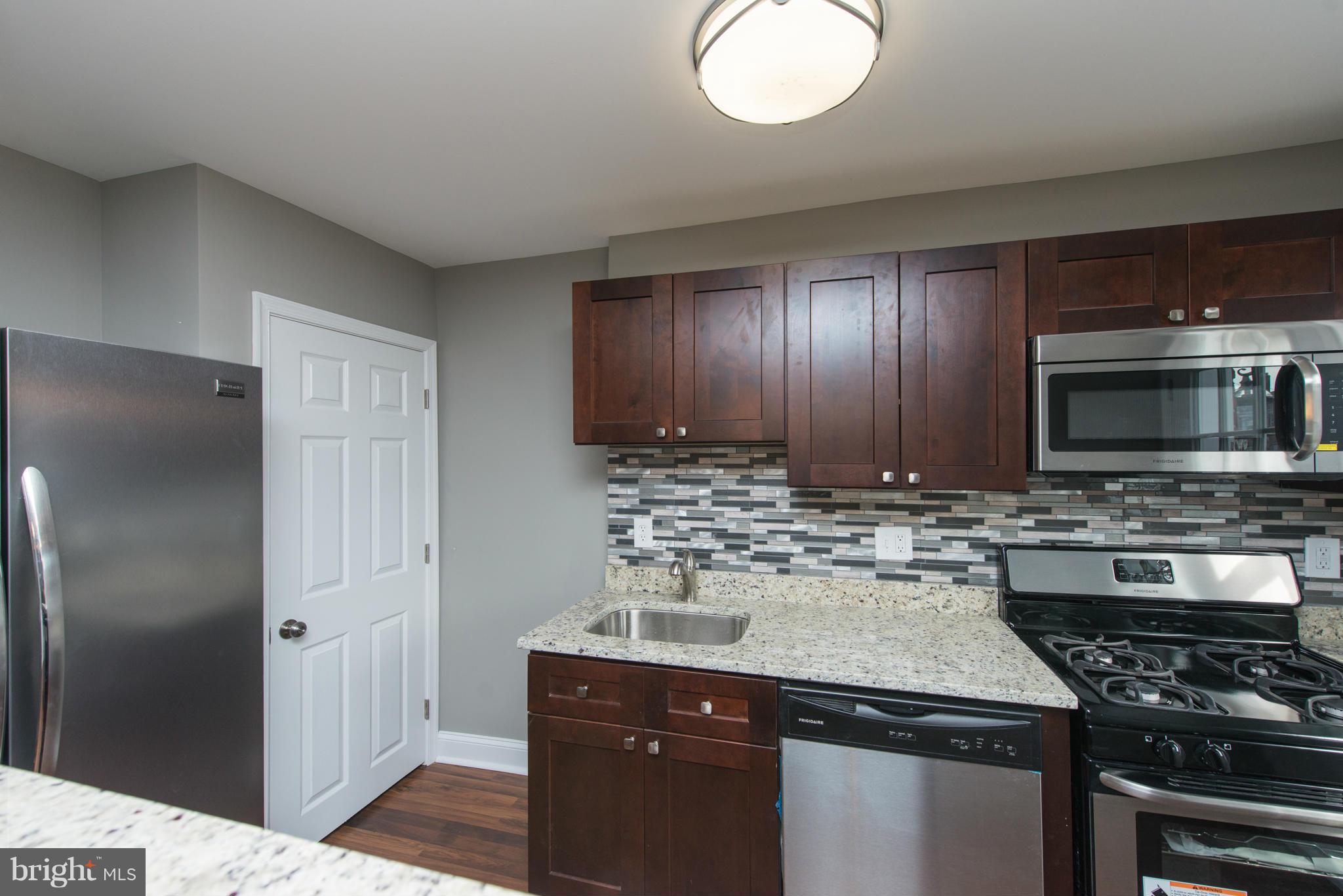 1045 Arncliffe Road Baltimore, MD 21221 - Photo 8 of 26 Kitchen