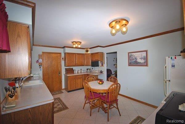8833 Bishop Road Brighton, MI 48116 - Photo 15 of 25 Eat In Kitchen