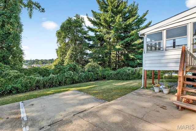 $257,000 | 8106 Fawn Avenue, Brentwood, MO 63144