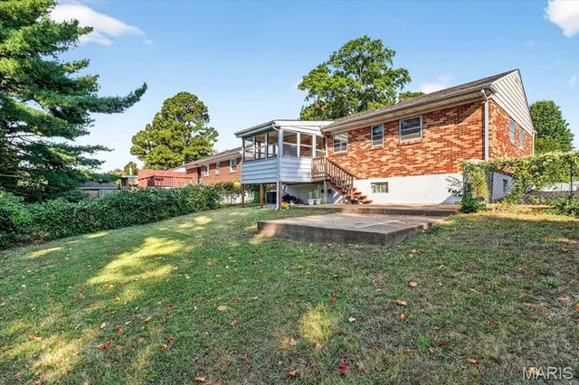 $257,000 | 8106 Fawn Avenue, Brentwood, MO 63144