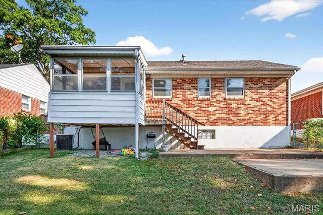 $257,000 | 8106 Fawn Avenue, Brentwood, MO 63144