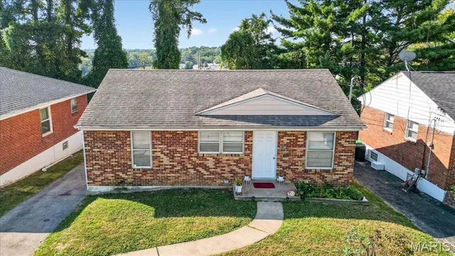 $257,000 | 8106 Fawn Avenue, Brentwood, MO 63144