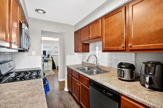 $257,000 | 8106 Fawn Avenue, Brentwood, MO 63144