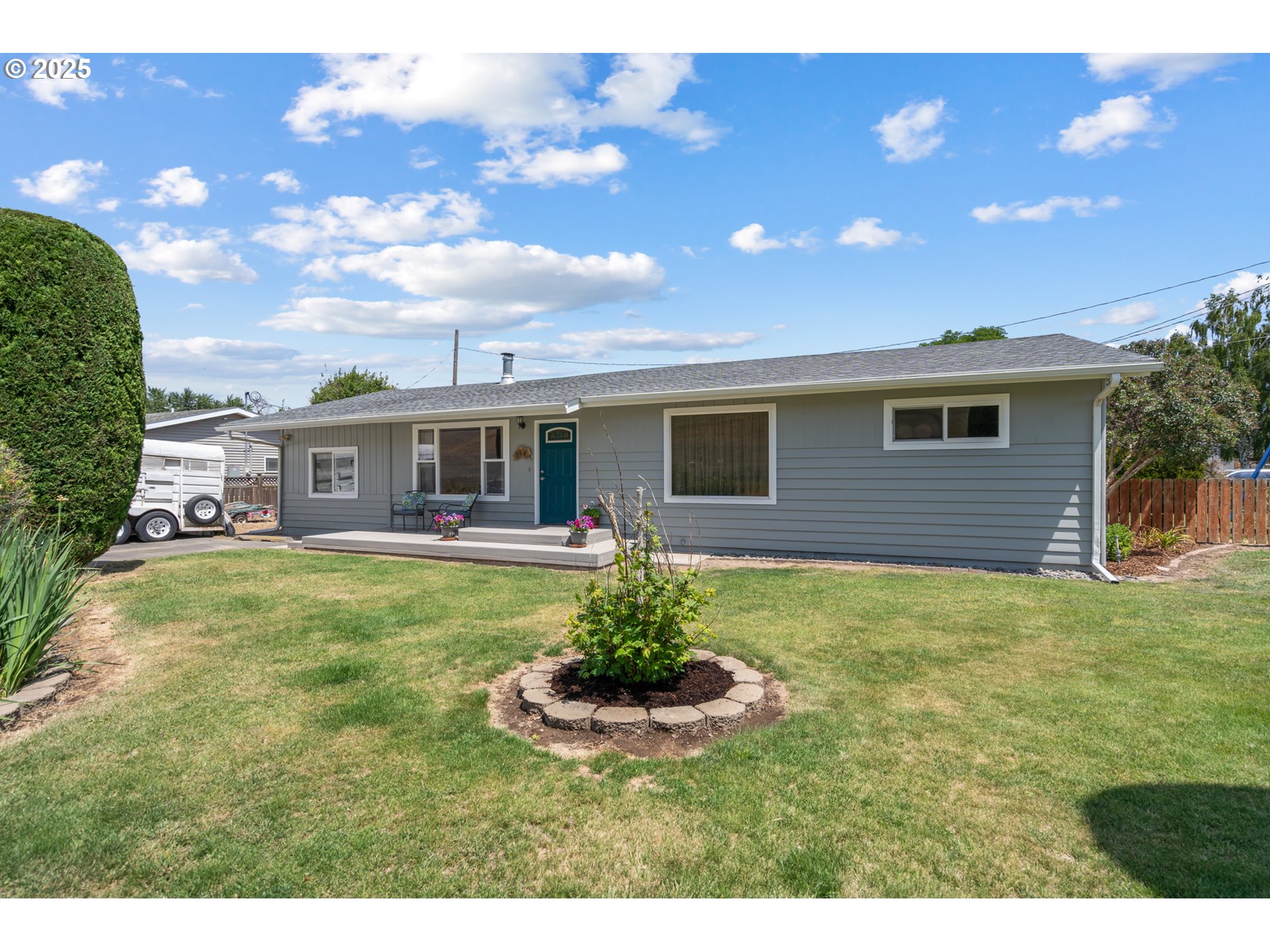 814 Southwest 44th Street Pendleton, OR 97801 - Photo 1 of 35