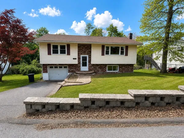$3,000 | 315 Walnut Avenue, New Windsor, NY 12553