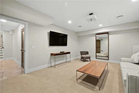 $1,900,000 | 3 White Hawk Ridge, Richmond, RI 02898