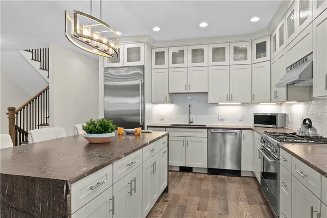 $1,900,000 | 3 White Hawk Ridge, Richmond, RI 02898