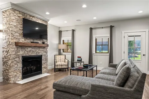 $1,900,000 | 3 White Hawk Ridge, Richmond, RI 02898