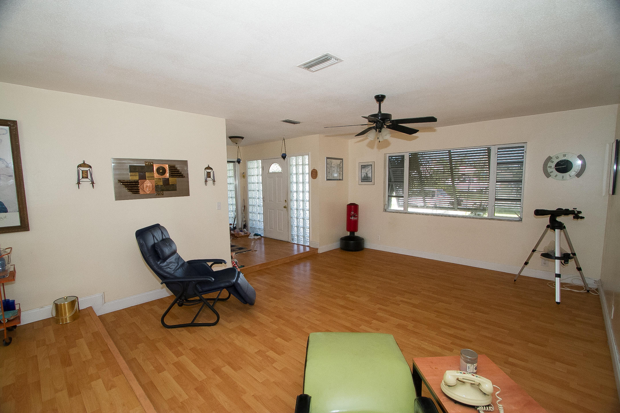 1011 Southwest 11th Terrace Boca Raton, FL 33486 - Photo 5 of 38 Living Room