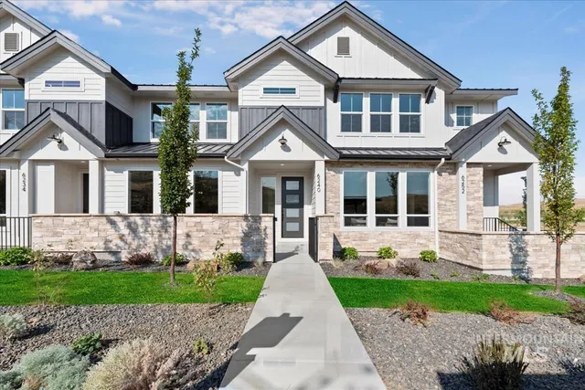 $454,800 | 6240 North Holly Springs Lane, Eagle, ID 83616