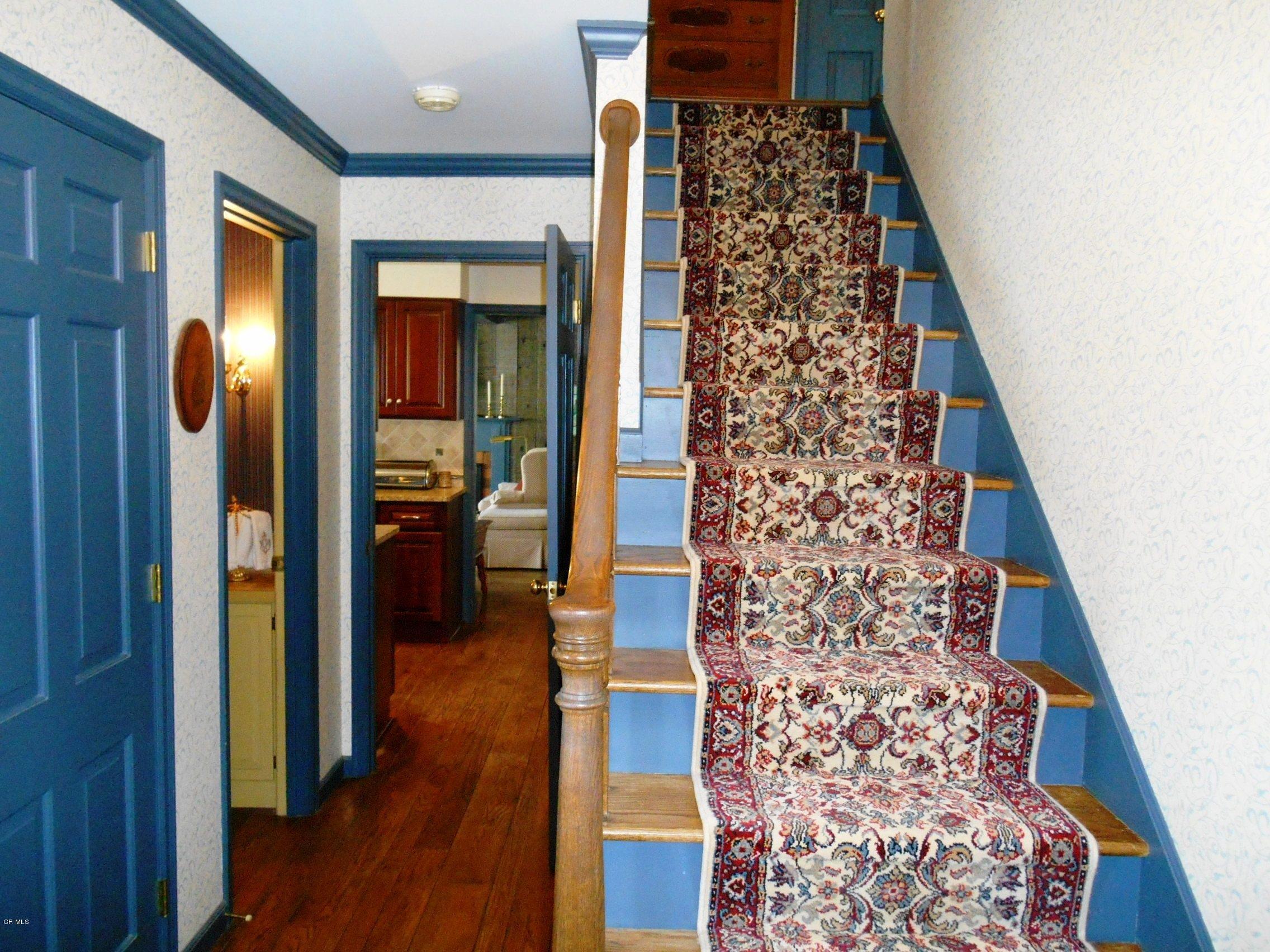 2327 Dorset Road Columbus, OH 43221 - Photo 2 of 37
