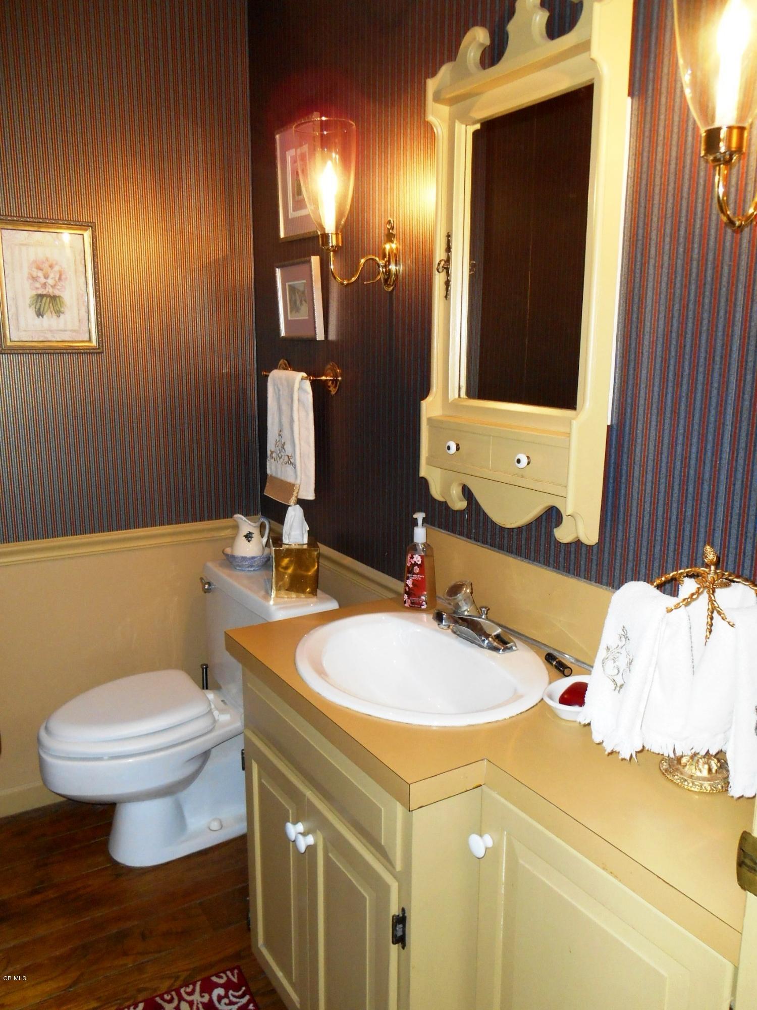 2327 Dorset Road Columbus, OH 43221 - Photo 8 of 37