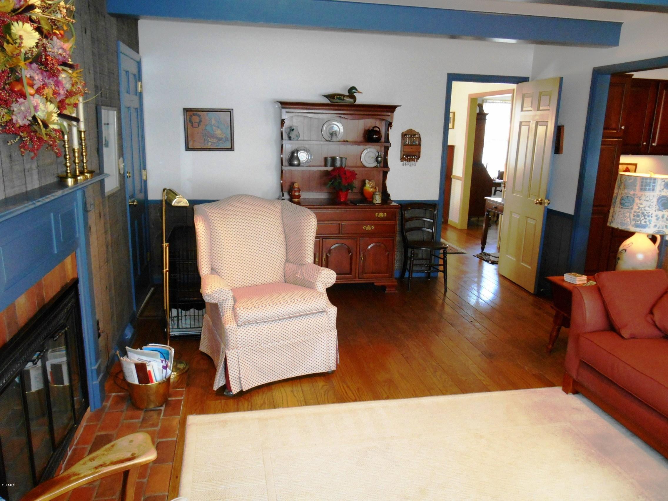 2327 Dorset Road Columbus, OH 43221 - Photo 10 of 37
