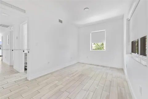 $5,000,000 | 1000 7th Street, Miami Beach, FL 33139