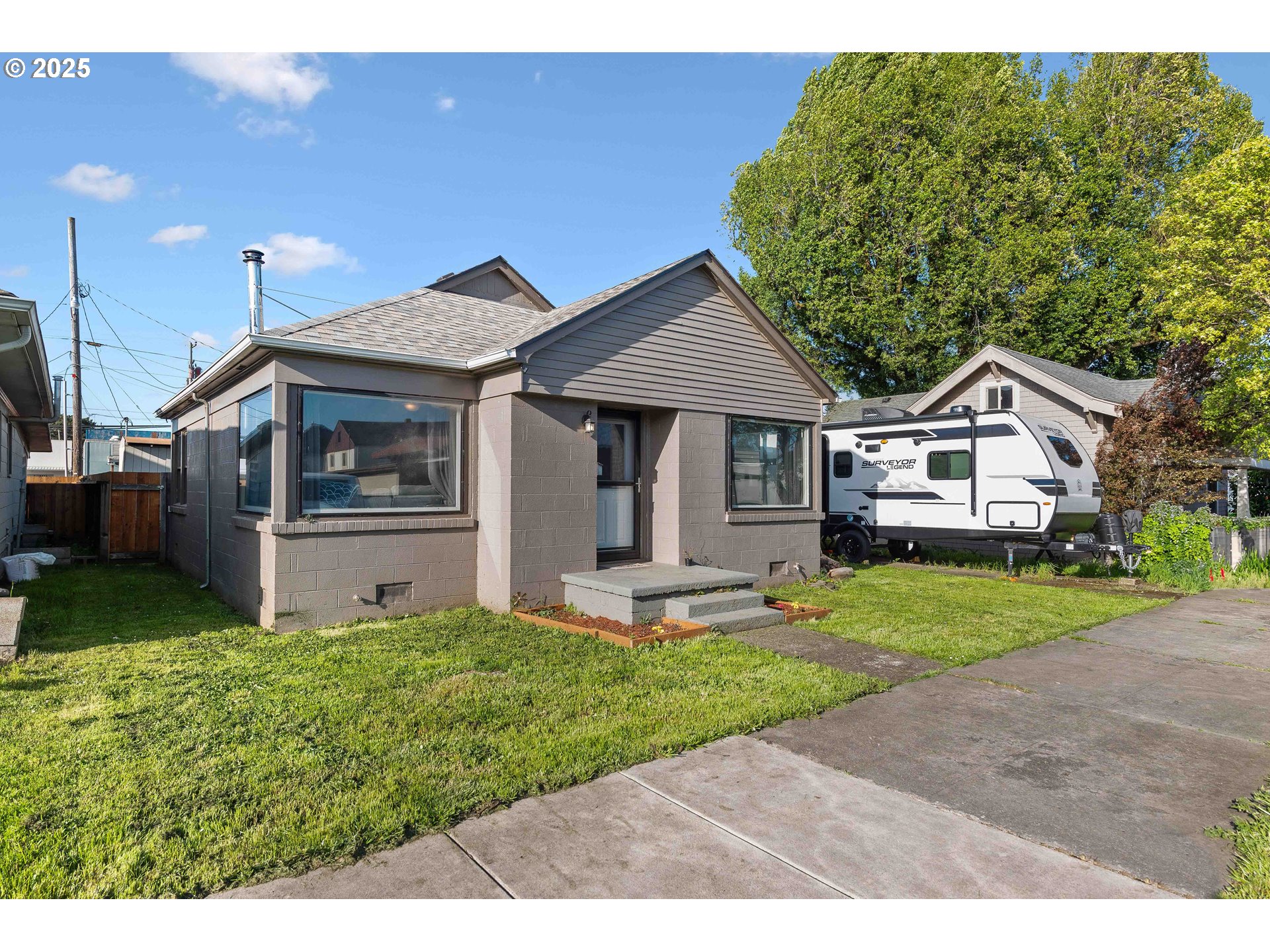 621 Maple Street Myrtle Point, OR 97458 - Photo 2 of 29