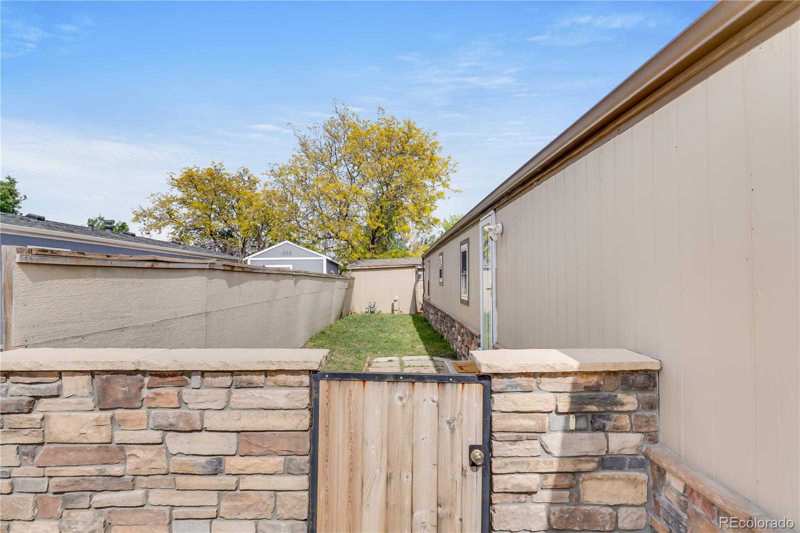 8426 Cook Way Denver, CO 80229 - Photo 5 of 43 Gallery Image 5