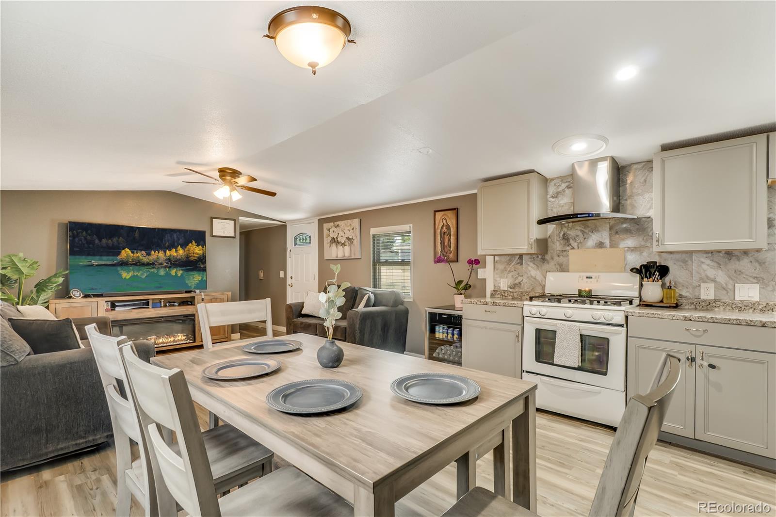 8426 Cook Way Denver, CO 80229 - Photo 9 of 43 Gallery Image 9