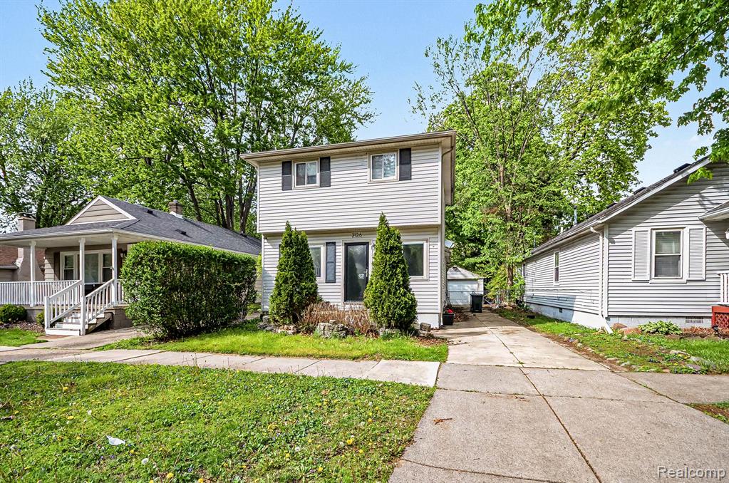 2126 Roslyn Road Grosse Pointe, MI 48236 - Photo 20 of 25