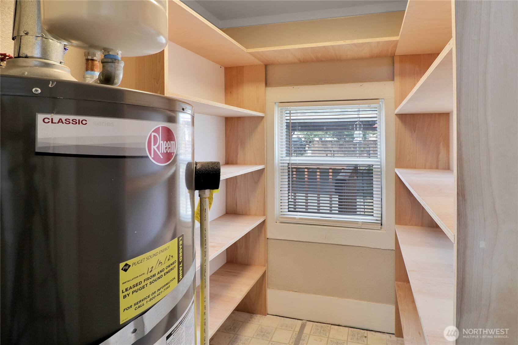 108 2nd Street Southeast Rainier, WA 98576 - Photo 12 of 40 a view of a hallway with entryway