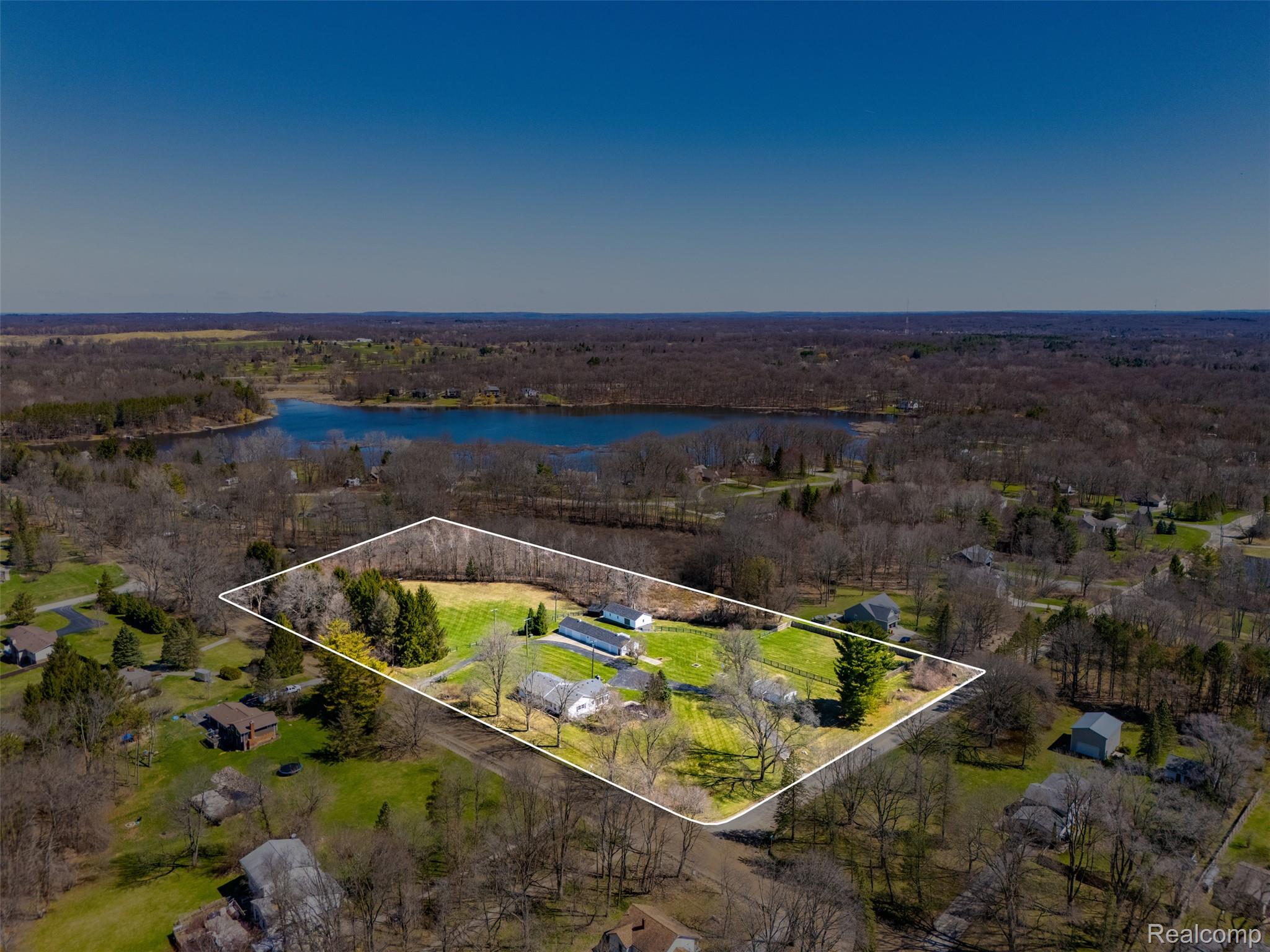 8636 Tindall Road Davisburg, MI 48350 - Photo 61 of 61 Aerial overview of property's location featuring a nearby body of water and property parcel outlined