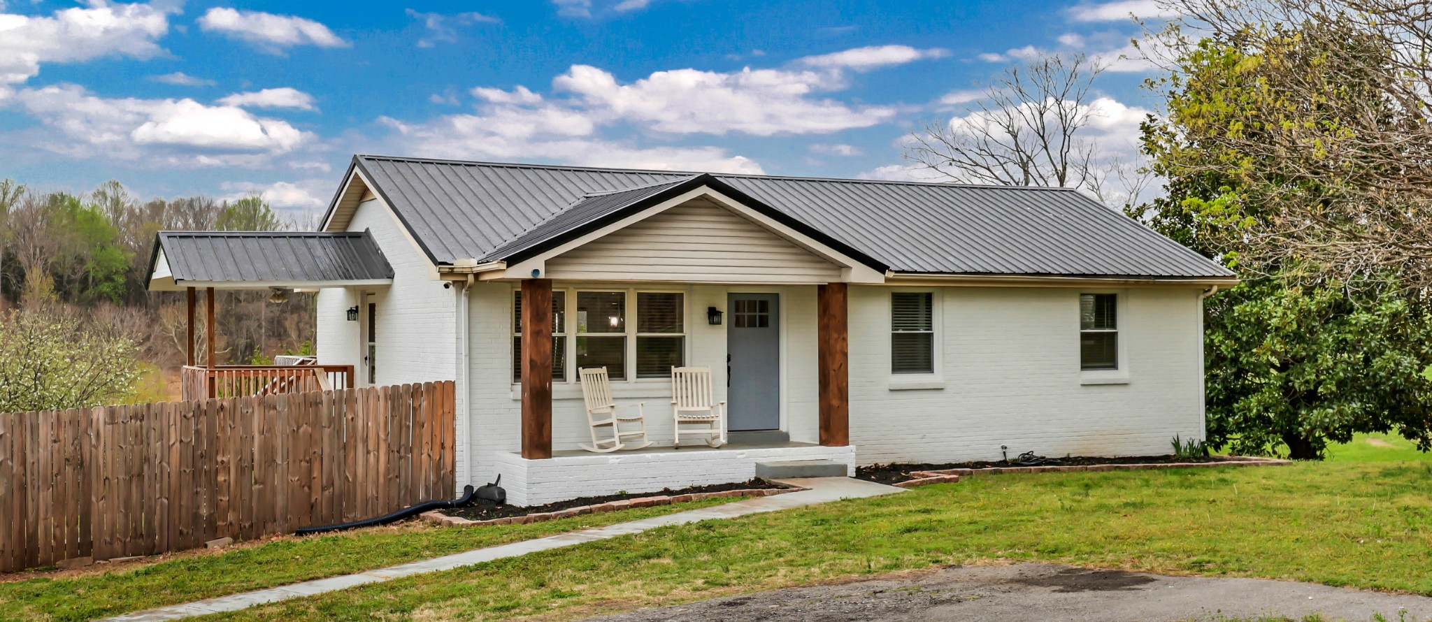 1440 Hickory Point Road Clarksville, TN 37043 - Photo 3 of 41 Gallery Image 3