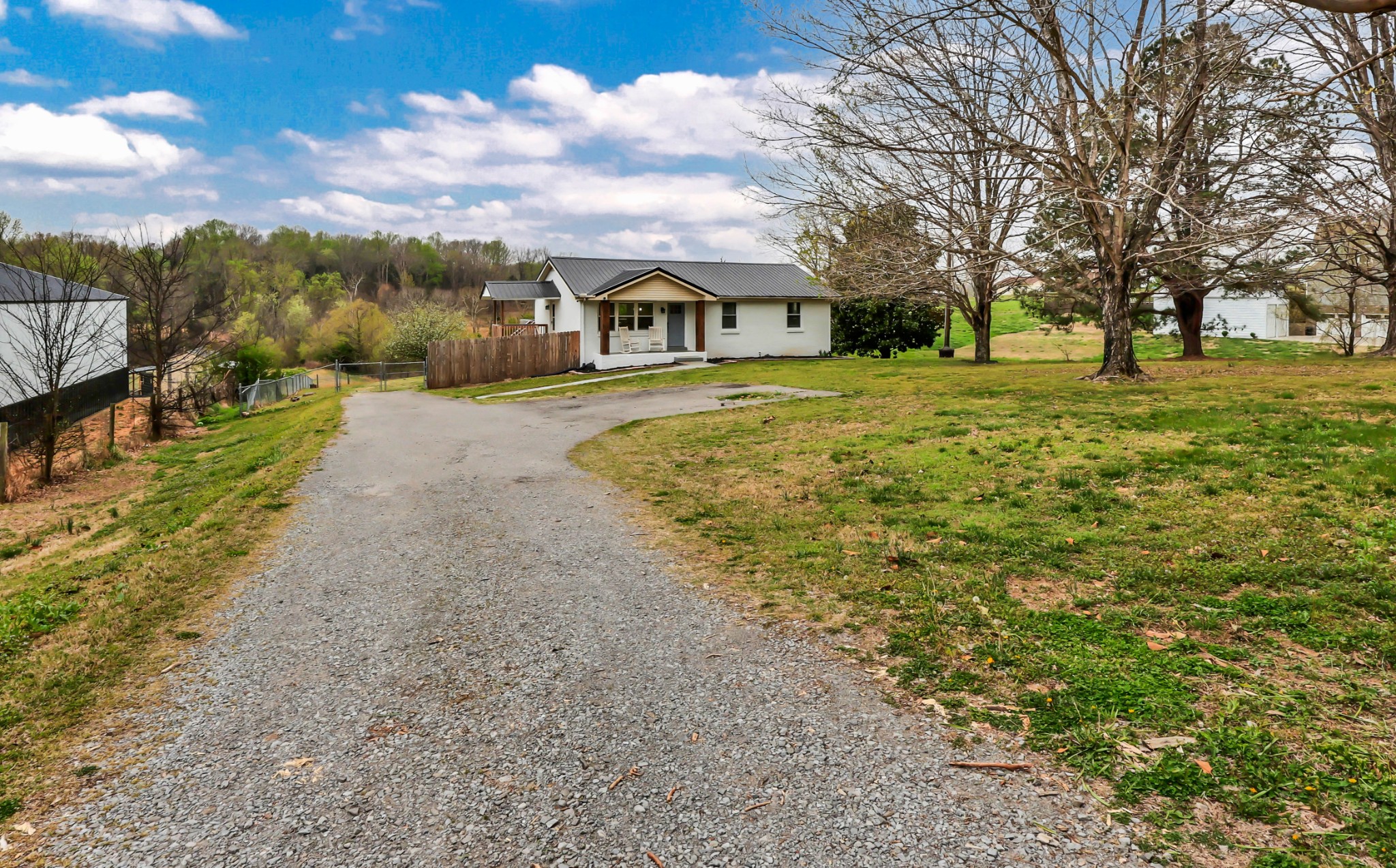 1440 Hickory Point Road Clarksville, TN 37043 - Photo 5 of 41 Gallery Image 5