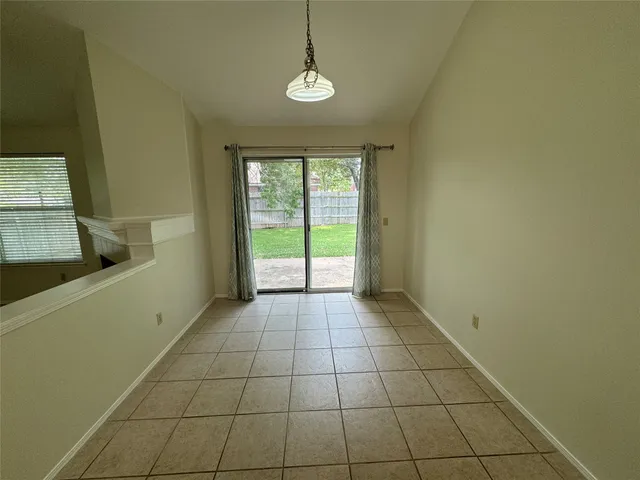 $2,095 | 8507 Bobcat Drive, Round Rock, TX 78681