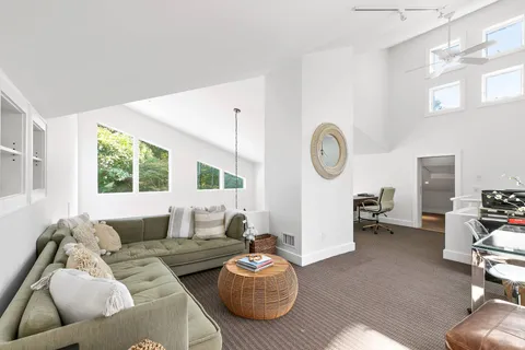 570 Rte 114, East Hampton, NY 11937
